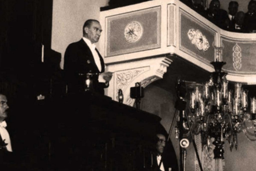 Atatürk Sevgisini Anlatan Sözler