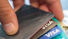 Kredi Kartı Borcunu Ertelemek İsteyenler Ne Yapmalı?