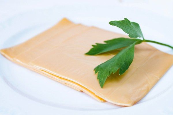 Cheddar Hangi Tür Yemeklerde Kullanılır? Kalorisi ve Faydaları Nelerdir?
