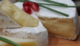 Camembert Peyniri Hangi Yemeklerde Kullanılır? Faydaları ve Zararları