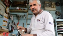 Türkiye’de birkaç usta yapabiliyor çiviyi kesen bıçak